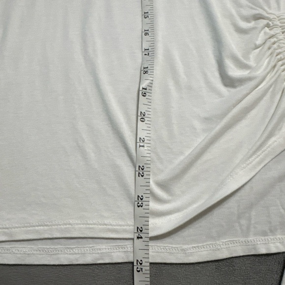 2/15 White Westport Top - Picture 6 of 8